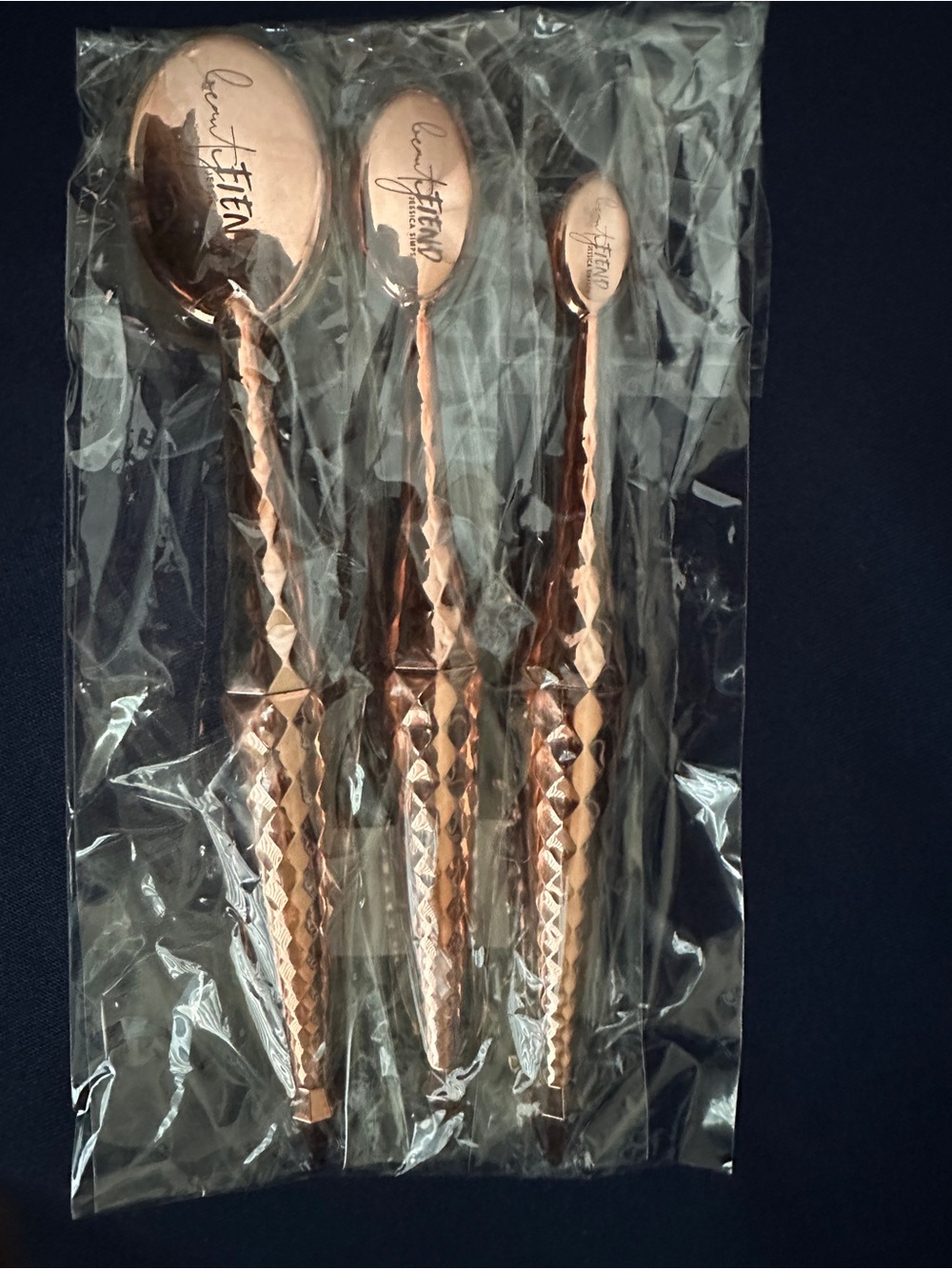 Jessica Simpson Beauty Fiend 3 -piece Rose Gold Oval Makeup Brush Set
